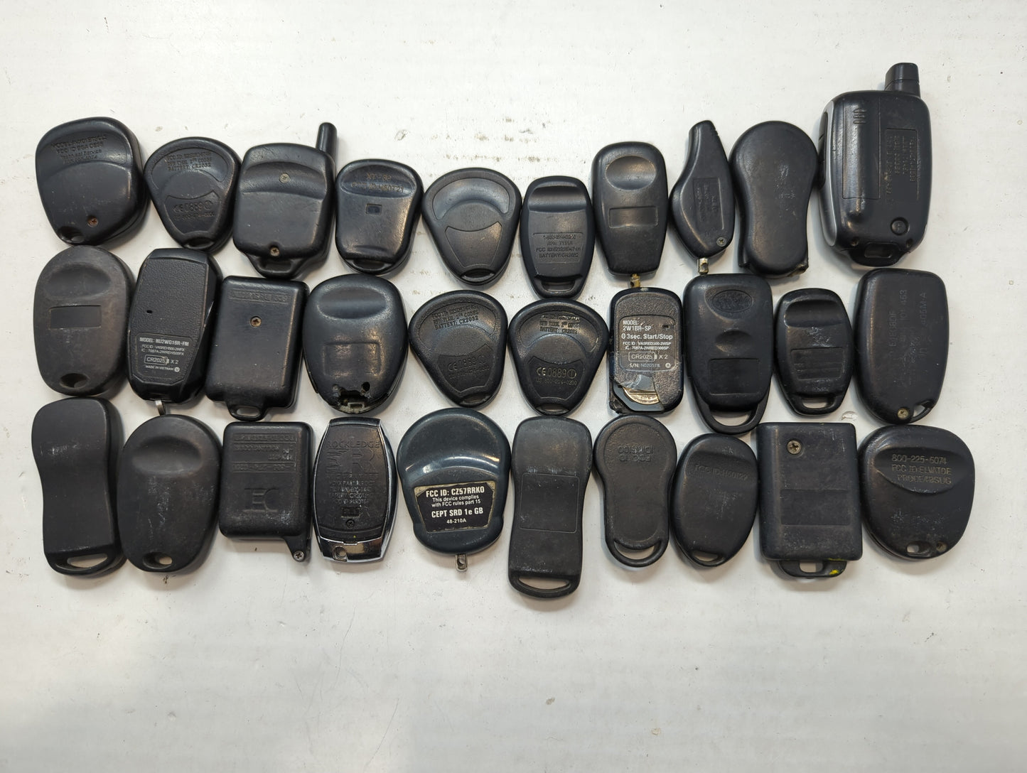 Lot of 30 Aftermarket Keyless Entry Remote Fob MIXED FCC IDS MIXED PART - Oemusedautoparts1.com