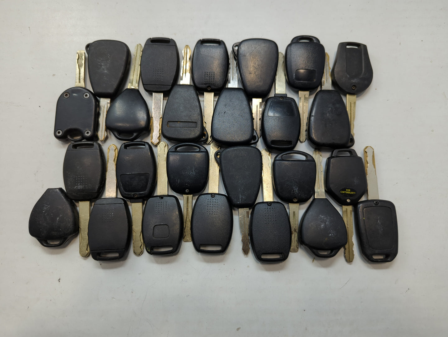 Lot of 25 Aftermarket Keyless Entry Remote Fob MIXED FCC IDS MIXED PART - Oemusedautoparts1.com