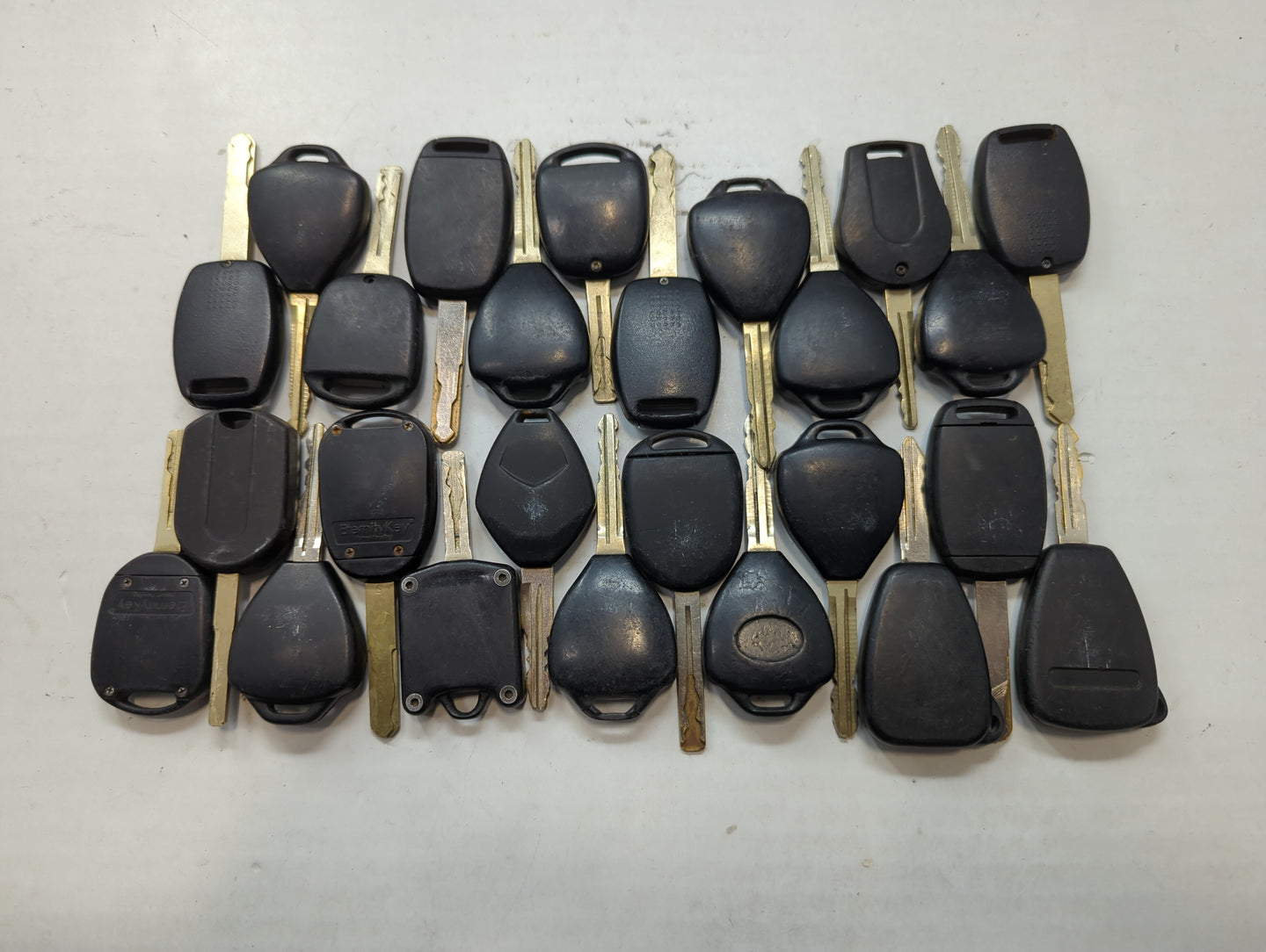 Lot of 25 Aftermarket Keyless Entry Remote Fob MIXED FCC IDS MIXED PART - Oemusedautoparts1.com