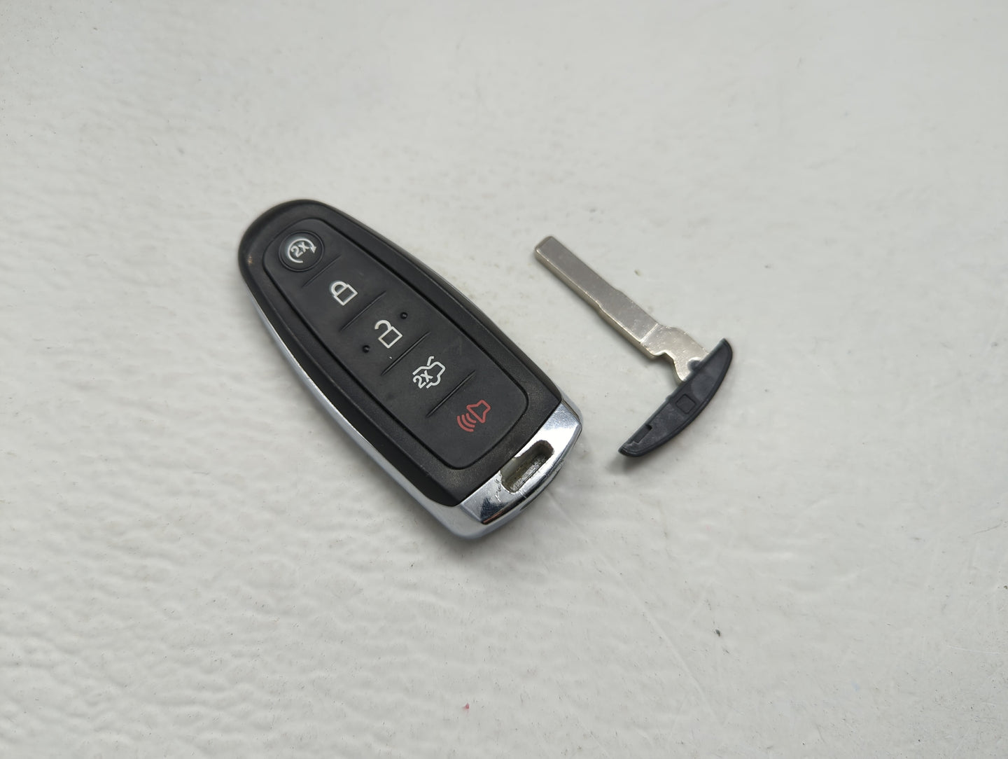 Ford Keyless Entry Remote Fob X32-FDSSG000 FDSSL-G000 5 buttons - Oemusedautoparts1.com