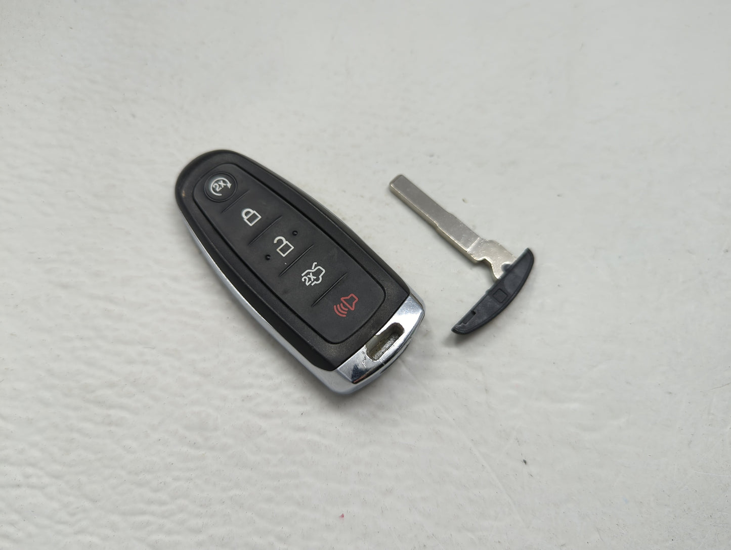 Ford Keyless Entry Remote Fob X32-FDSSG000 FDSSL-G000 5 buttons - Oemusedautoparts1.com