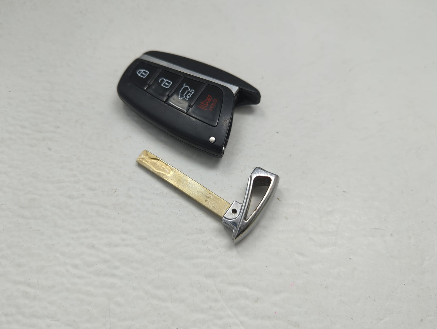 Hyundai Keyless Entry Remote Fob SY5DHFNA33 SVI-DHFGE04 4 buttons - Oemusedautoparts1.com