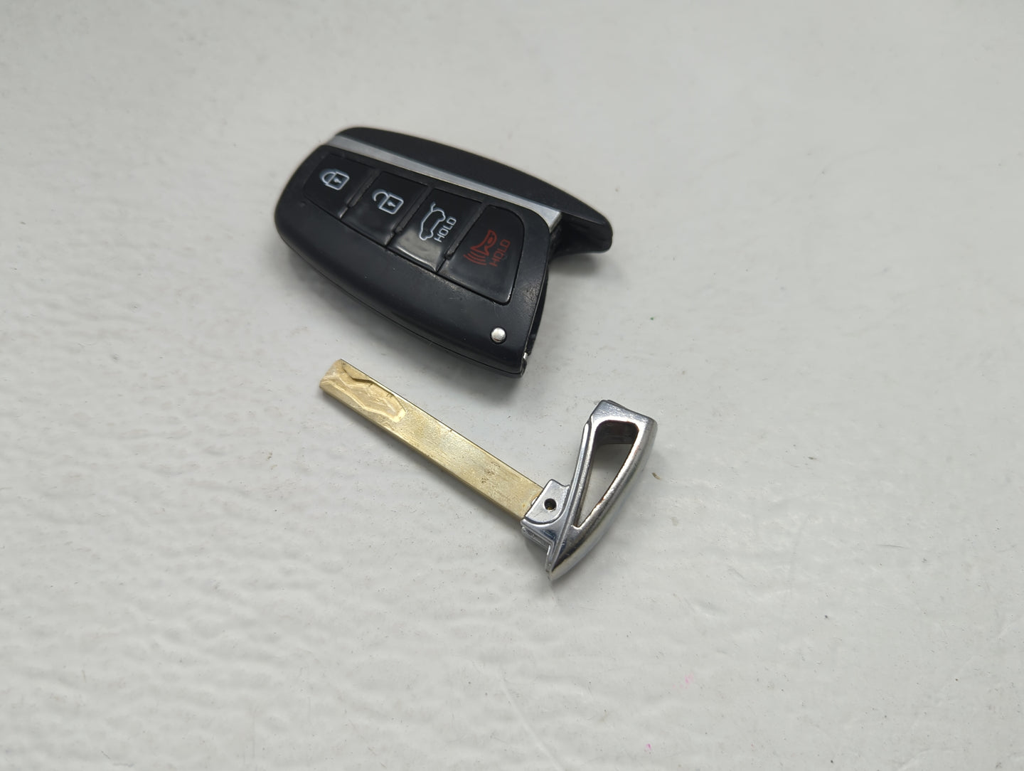 Hyundai Keyless Entry Remote Fob SY5DHFNA33 SVI-DHFGE04 4 buttons - Oemusedautoparts1.com