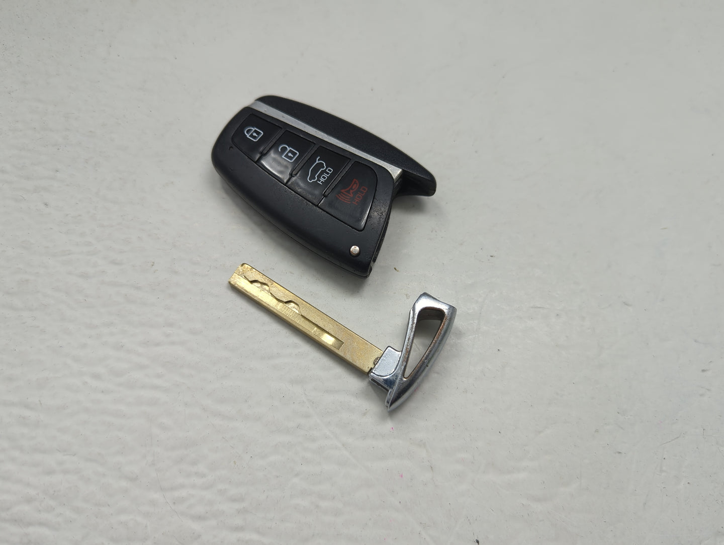 Hyundai Keyless Entry Remote Fob SY5DMFNA04 4 buttons - Oemusedautoparts1.com