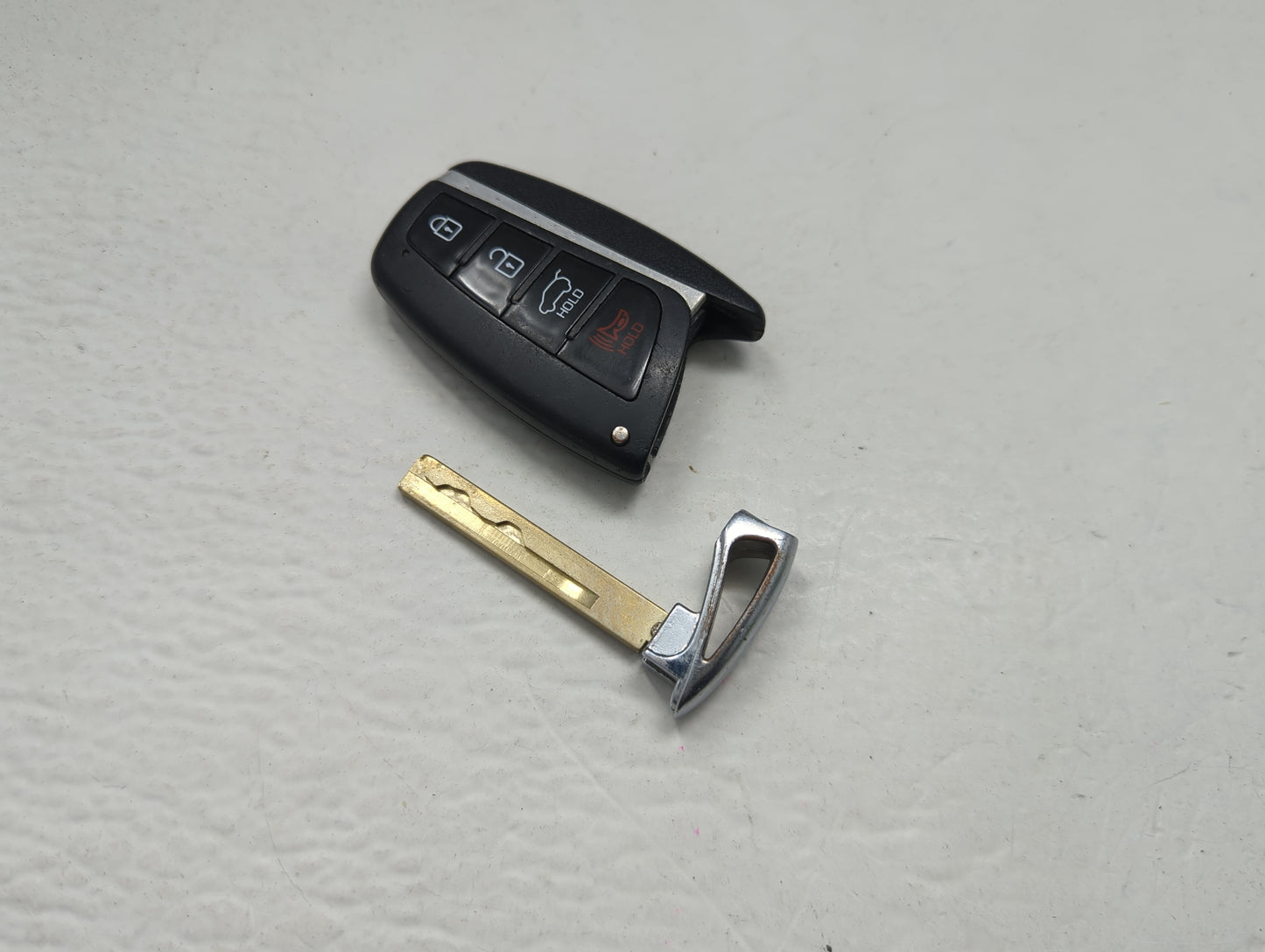 Hyundai Keyless Entry Remote Fob SY5DMFNA04 4 buttons - Oemusedautoparts1.com