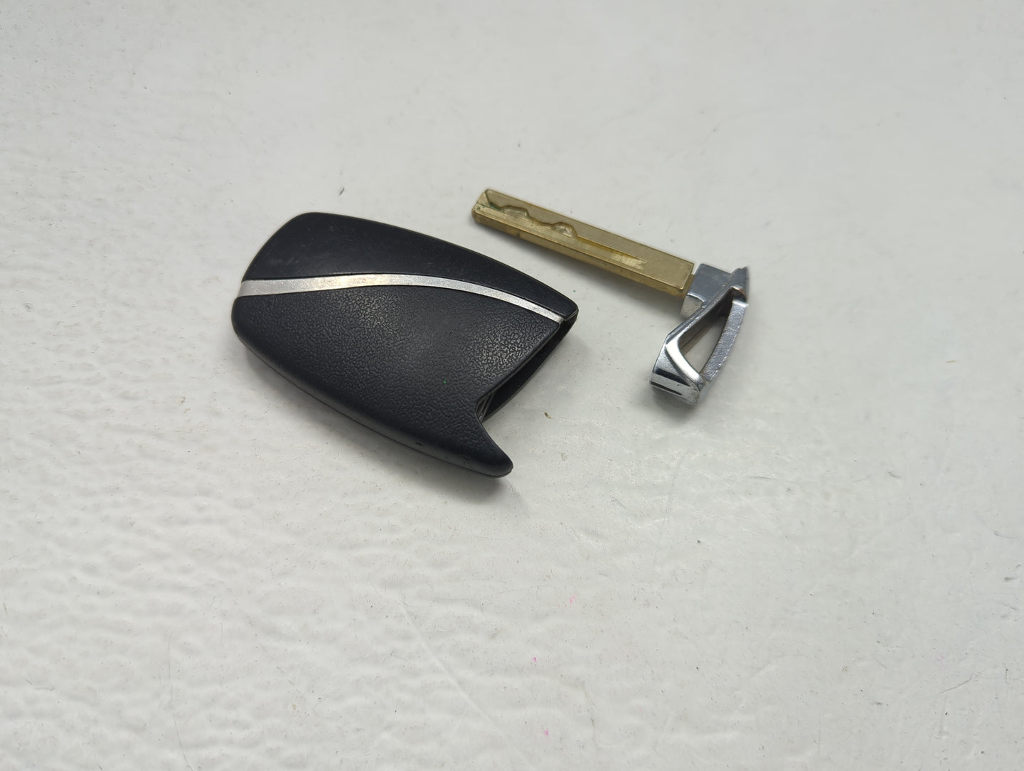 Hyundai Keyless Entry Remote Fob SY5DMFNA04 4 buttons - Oemusedautoparts1.com