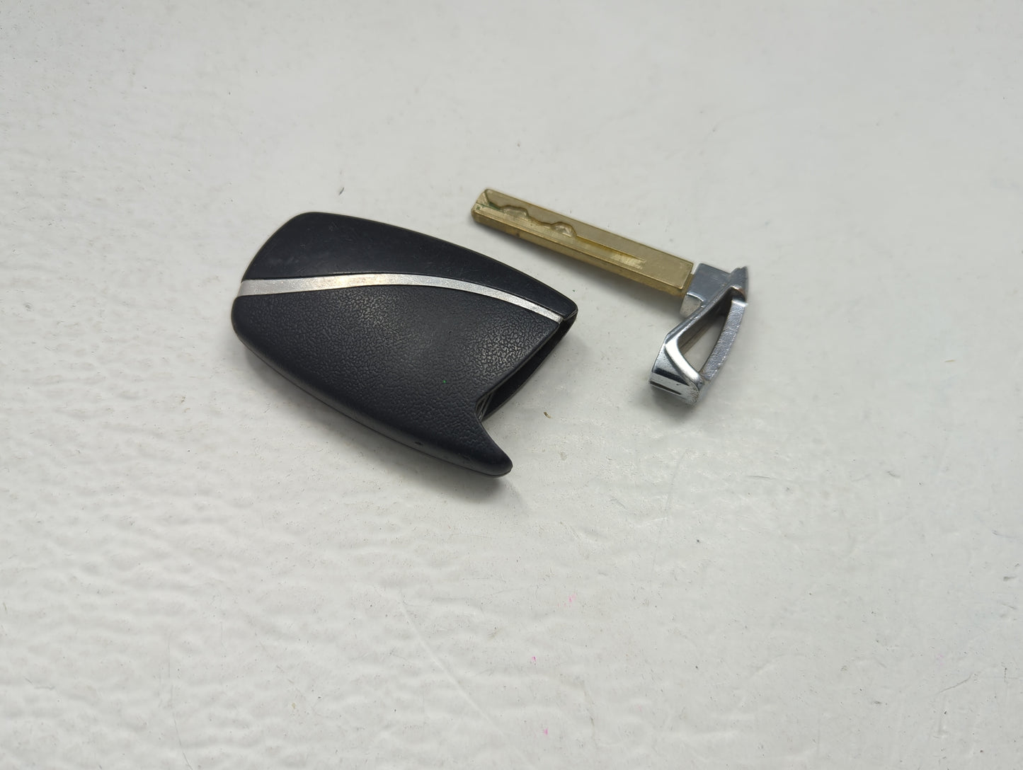Hyundai Keyless Entry Remote Fob SY5DMFNA04 4 buttons - Oemusedautoparts1.com