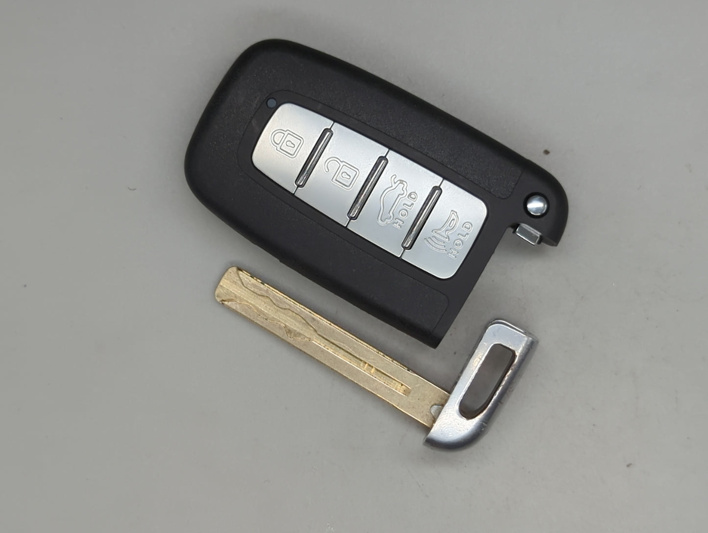 Kia Keyless Entry Remote Fob WQ8-IKEYHY004AL 4 buttons - Oemusedautoparts1.com