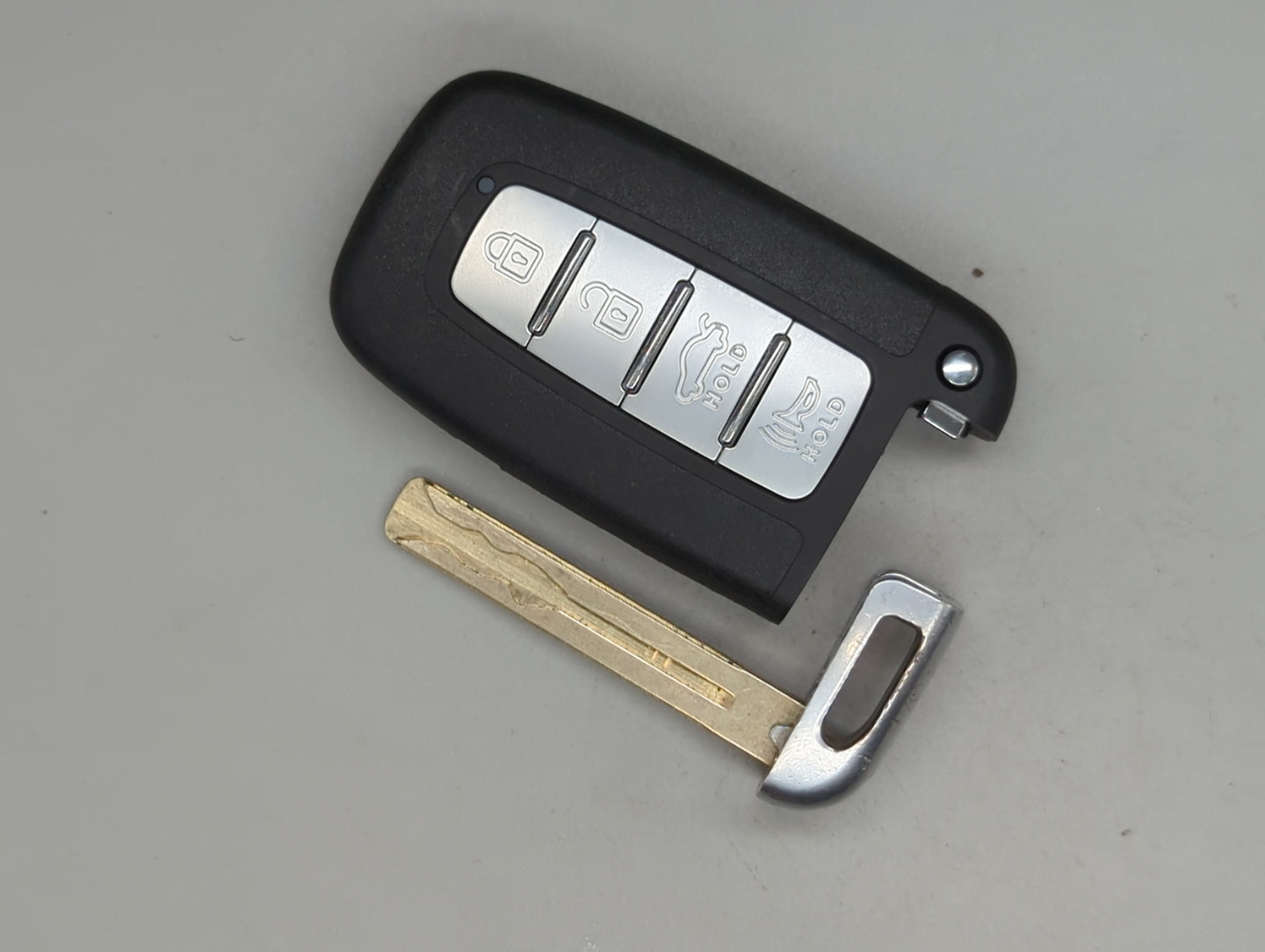Kia Keyless Entry Remote Fob WQ8-IKEYHY004AL 4 buttons - Oemusedautoparts1.com