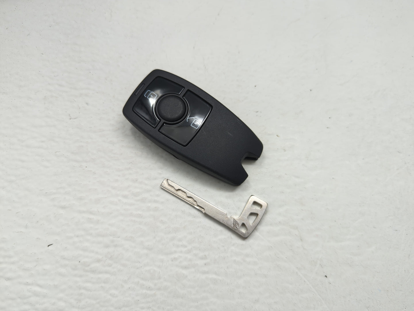 Mercedes-Benz Keyless Entry Remote Fob NBGDM3 A9079051507Q02  2 buttons - Oemusedautoparts1.com