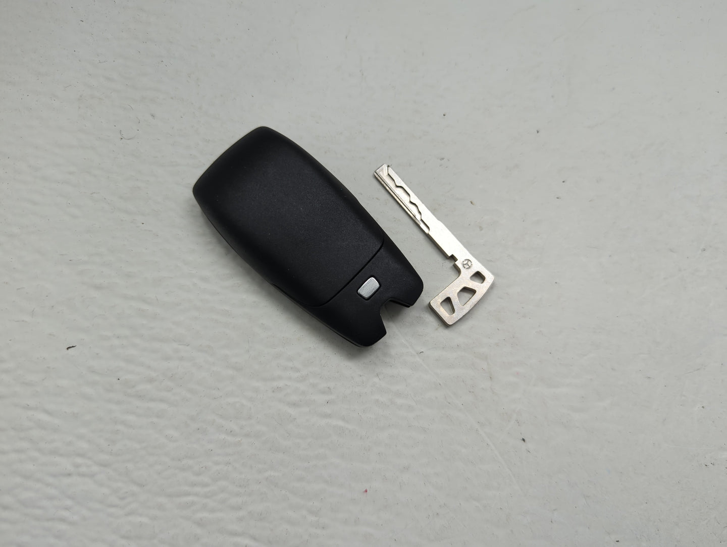 Mercedes-Benz Keyless Entry Remote Fob NBGDM3 A9079051507Q02  2 buttons - Oemusedautoparts1.com
