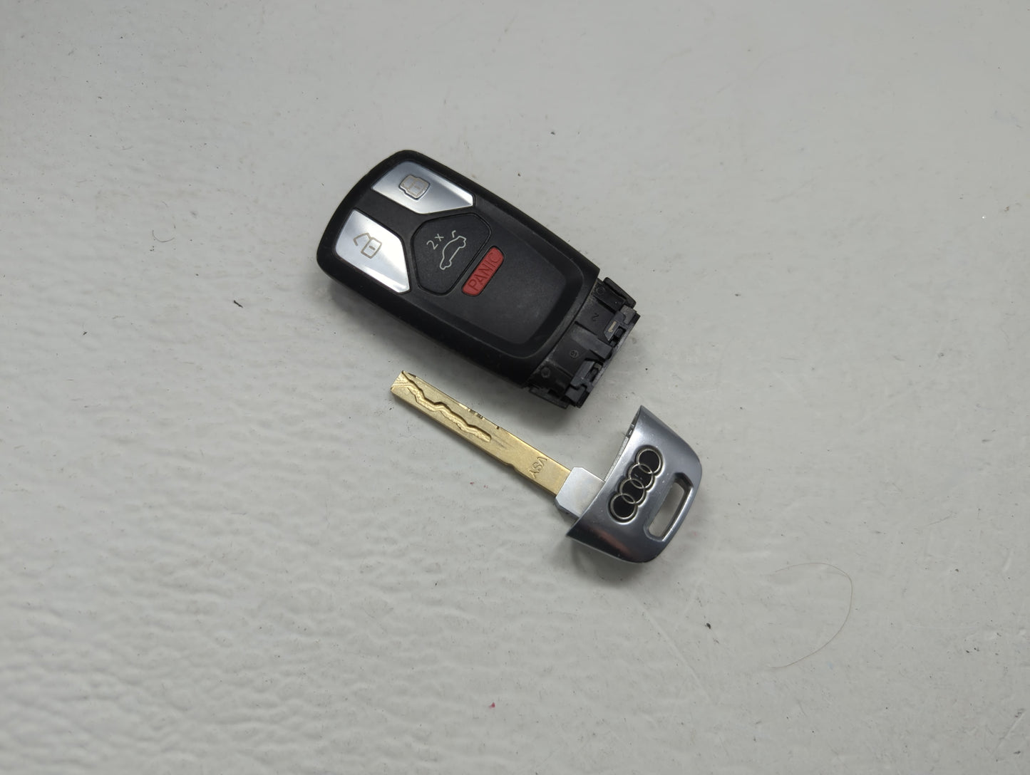 Audi Keyless Entry Remote Fob IYZ-AK01 8W0.959.754.CA | 8W0959754CA 4 buttons - Oemusedautoparts1.com