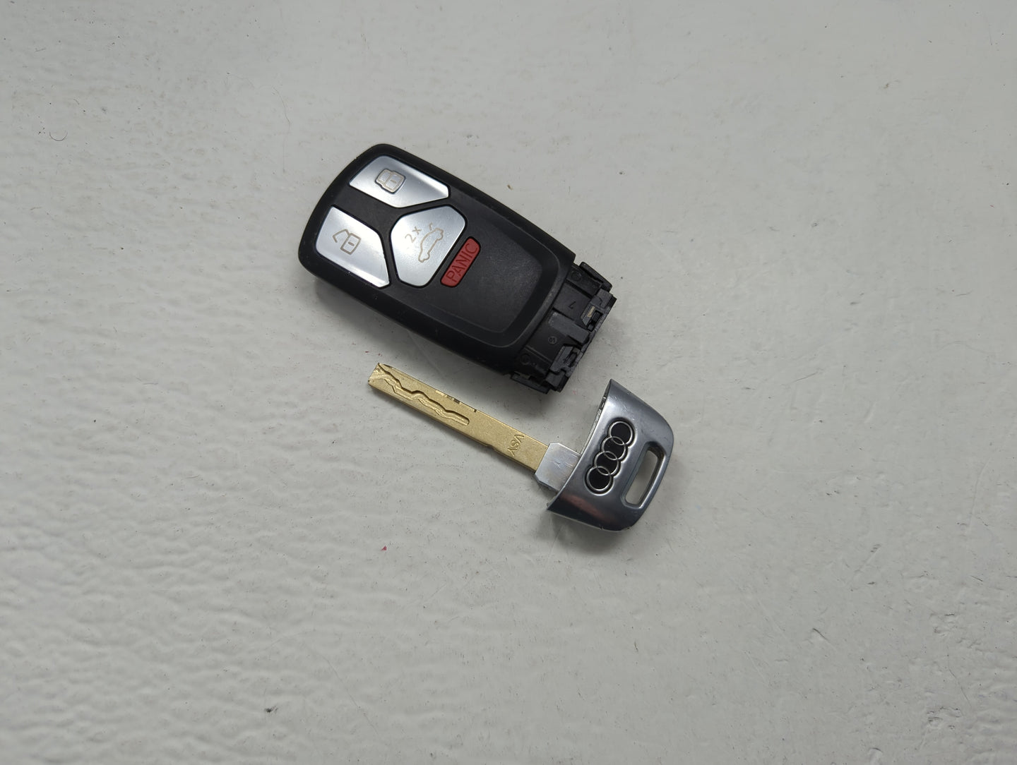 Audi Keyless Entry Remote Fob IYZ-AK01 8W0.959.754.CD | 8W0959754CD 4 buttons - Oemusedautoparts1.com
