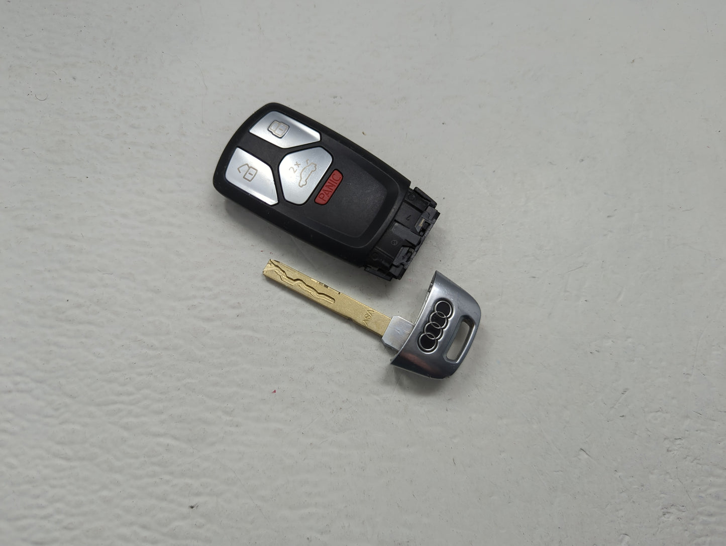 Audi Keyless Entry Remote Fob IYZ-AK01 8W0.959.754.CD | 8W0959754CD 4 buttons - Oemusedautoparts1.com
