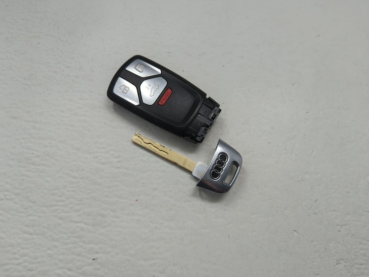 Audi Keyless Entry Remote Fob IYZ-AK01 8W0.959.754.CD | 8W0959754CD 4 buttons - Oemusedautoparts1.com