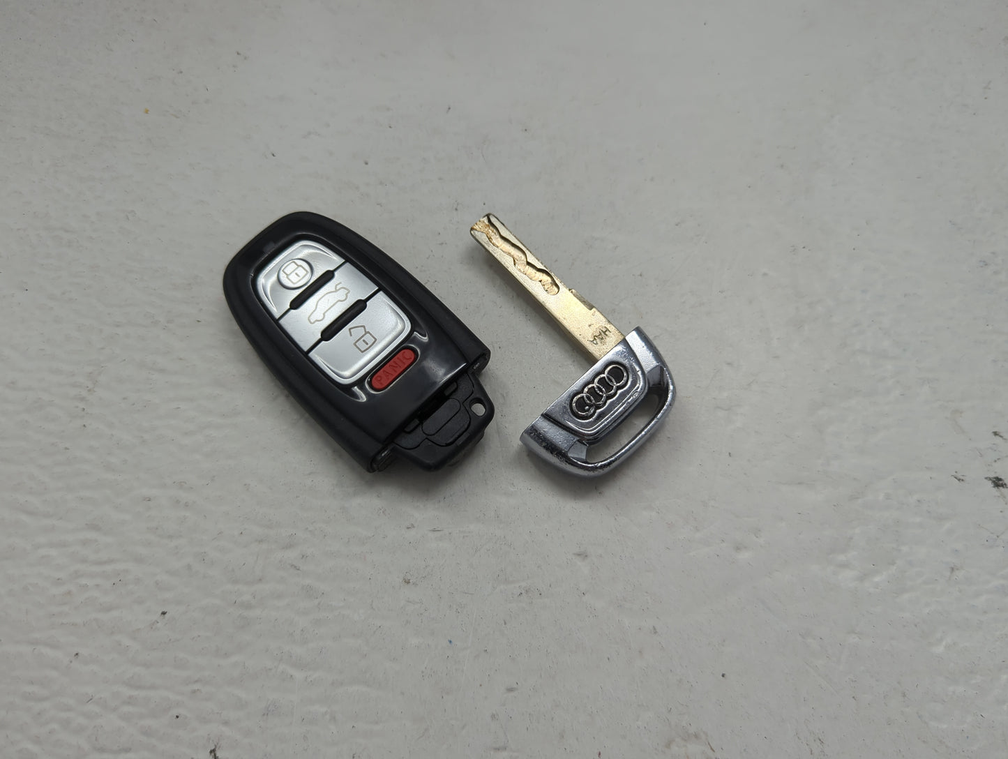 Audi Keyless Entry Remote Fob IYZB8N 4H0.959.754.DB 4 buttons - Oemusedautoparts1.com
