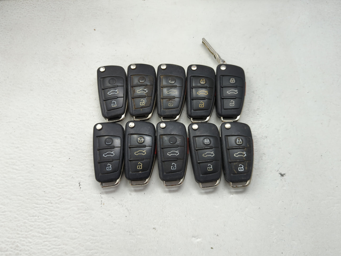 Lot of 10 Audi Keyless Entry Remote Fob MIXED FCC IDS MIXED PART NUMBERS 1473951 - Oemusedautoparts1.com