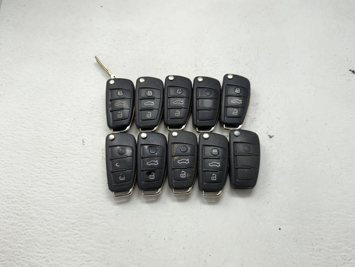 Lot of 10 Audi Keyless Entry Remote Fob MIXED FCC IDS MIXED PART NUMBERS 1473952 - Oemusedautoparts1.com
