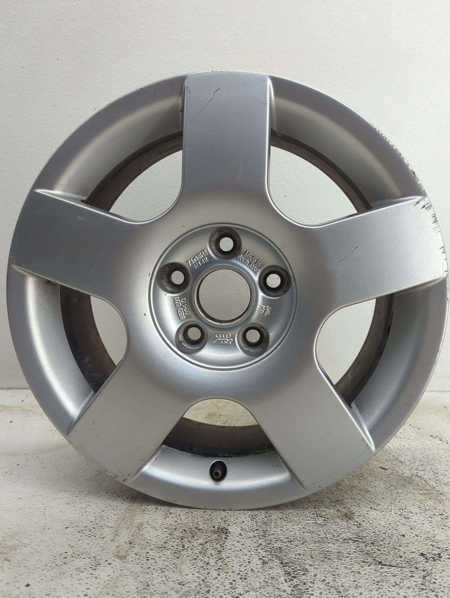 2002-2005 Audi A4 Oem Wheel Rim 1104003 - Oemusedautoparts1.com