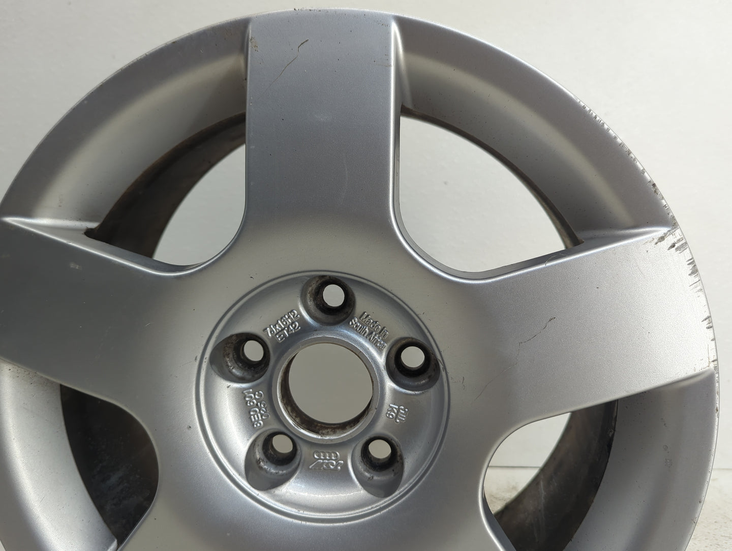 2002-2005 Audi A4 Oem Wheel Rim 1104003 - Oemusedautoparts1.com
