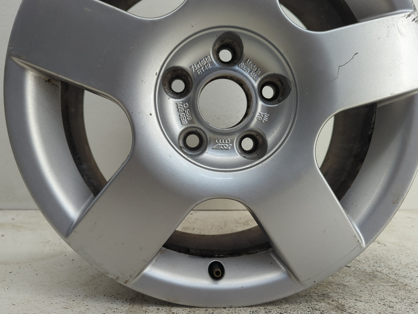 2002-2005 Audi A4 Oem Wheel Rim 1104003 - Oemusedautoparts1.com