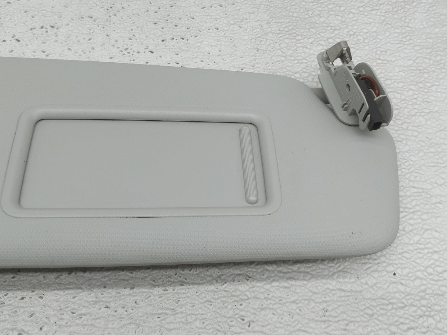 2013-2014 Audi Q5 Sun Visor Shade Replacement Passenger Right Mirror Fits Fits 2013 2014 2015 2016 OEM Used Auto Parts - Oem