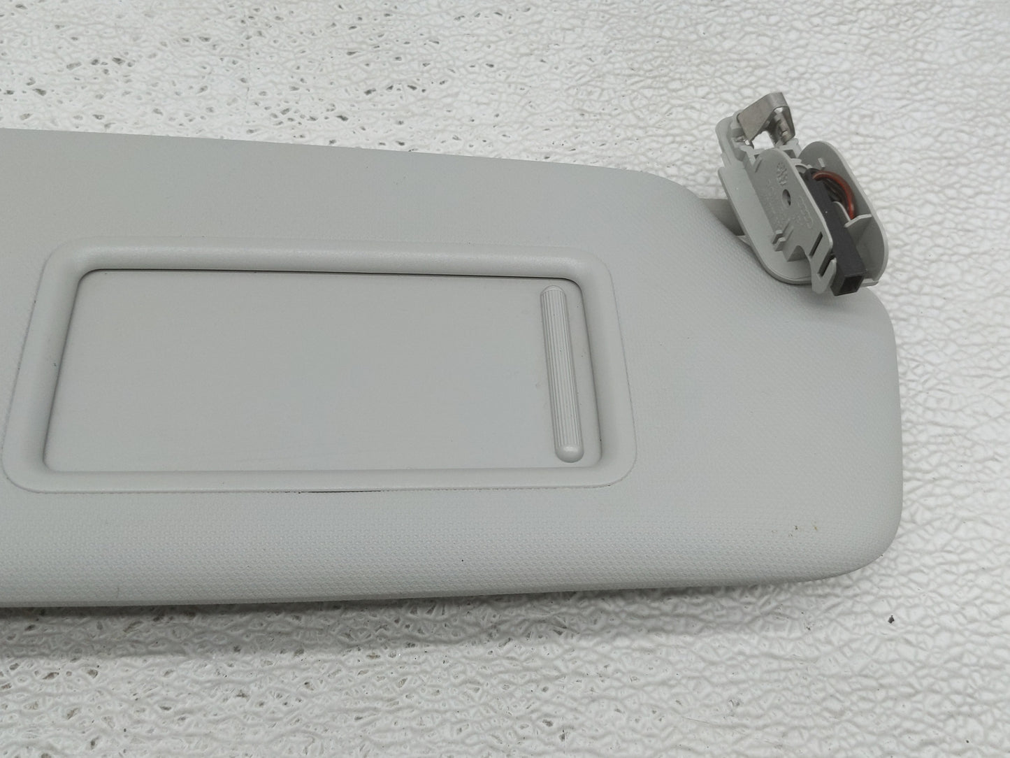 2013-2014 Audi Q5 Sun Visor Shade Replacement Passenger Right Mirror Fits Fits 2013 2014 2015 2016 OEM Used Auto Parts - Oem