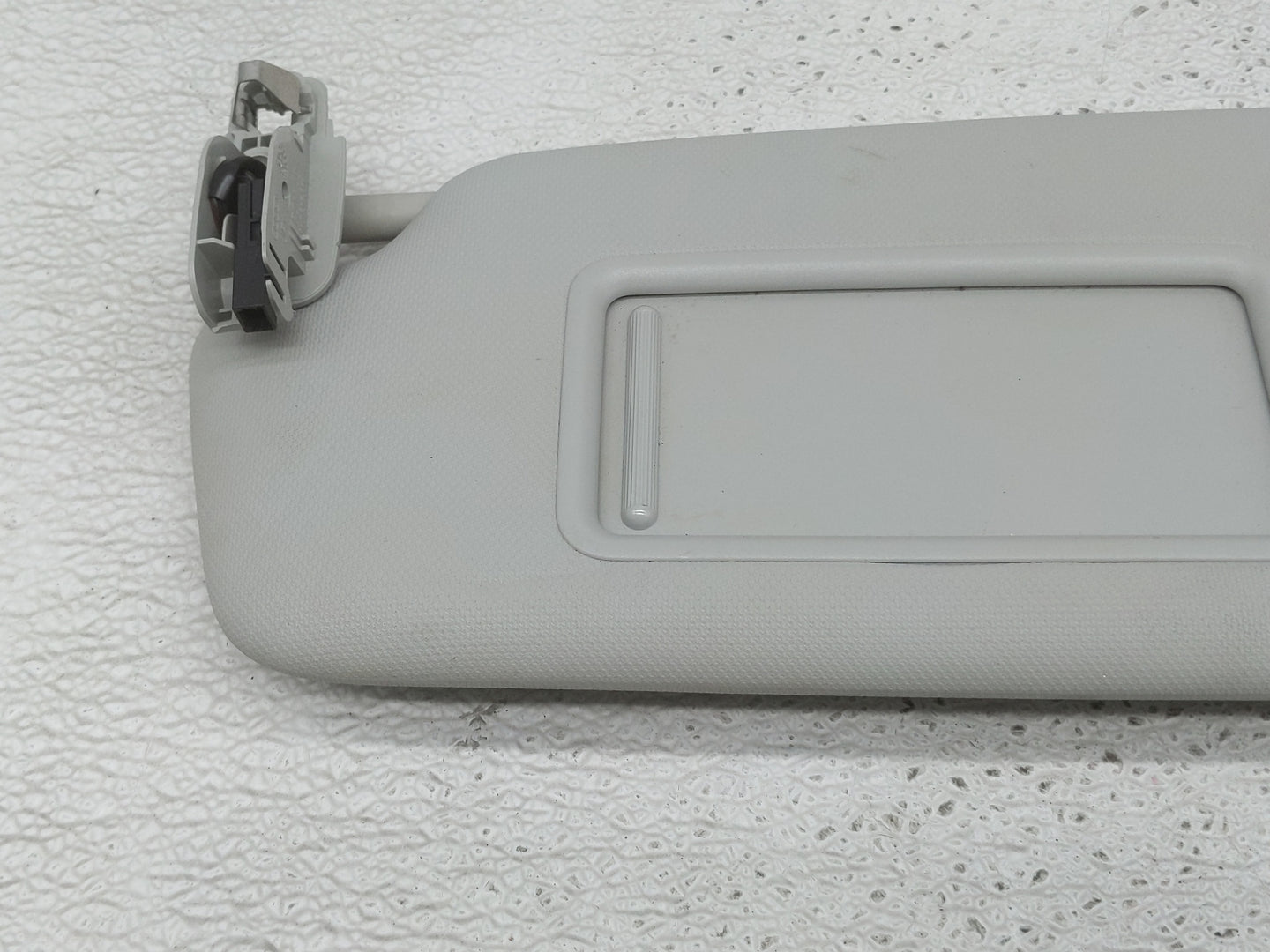 2013-2014 Audi Q5 Sun Visor Shade Replacement Passenger Right Mirror Fits Fits 2013 2014 2015 2016 OEM Used Auto Parts - Oem