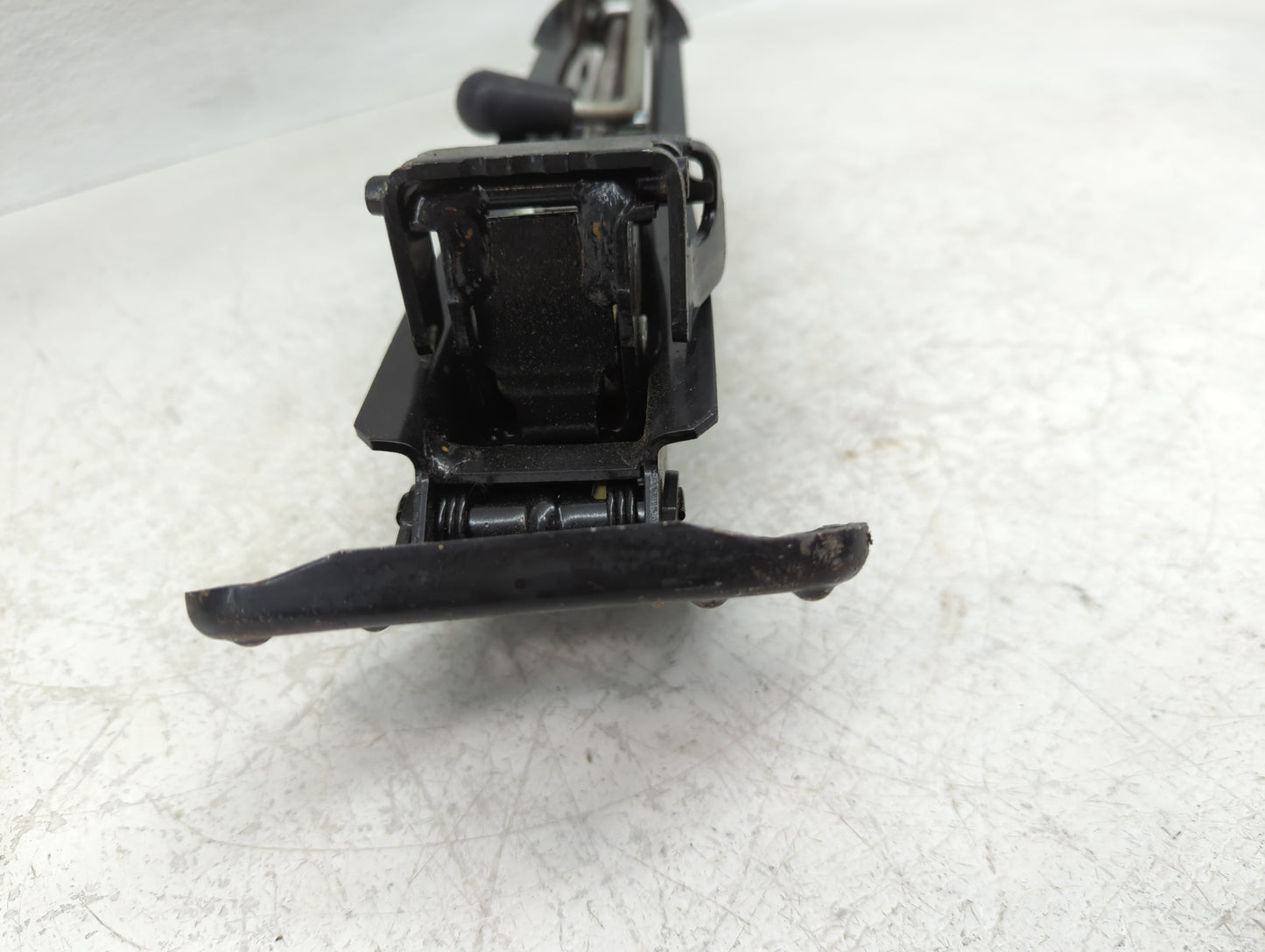 Audi Q5 Spare Scissor Car Jack - Oemusedautoparts1.com