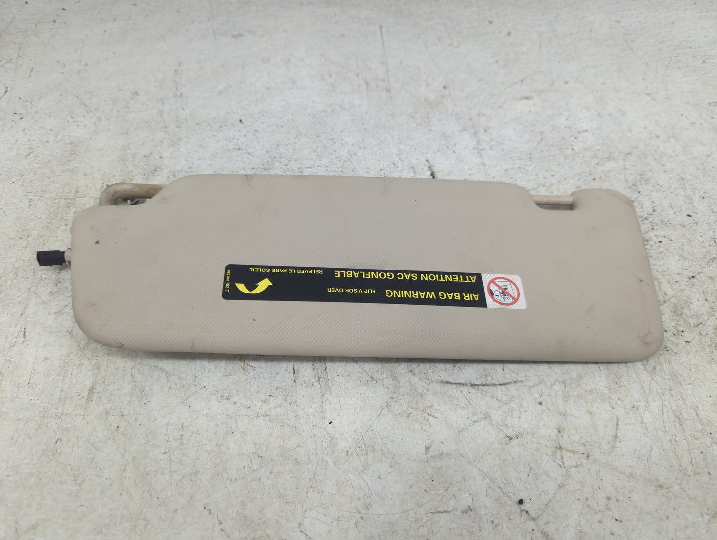 2009-2012 Audi Q5 Sun Visor Shade Replacement Passenger Right Mirror Fits Fits 2009 2010 2011 2012 OEM Used Auto Parts - Oem
