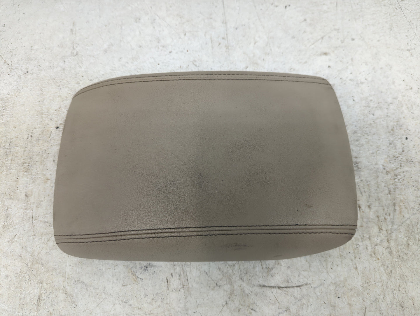 2009-2017 Audi Q5 Center Console Armrest Cover Lid Fits Fits 2009 2010 2011 2012 2013 2014 2015 2016 2017 OEM Used Auto Part