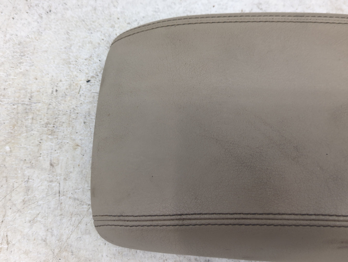 2009-2017 Audi Q5 Center Console Armrest Cover Lid Fits Fits 2009 2010 2011 2012 2013 2014 2015 2016 2017 OEM Used Auto Part
