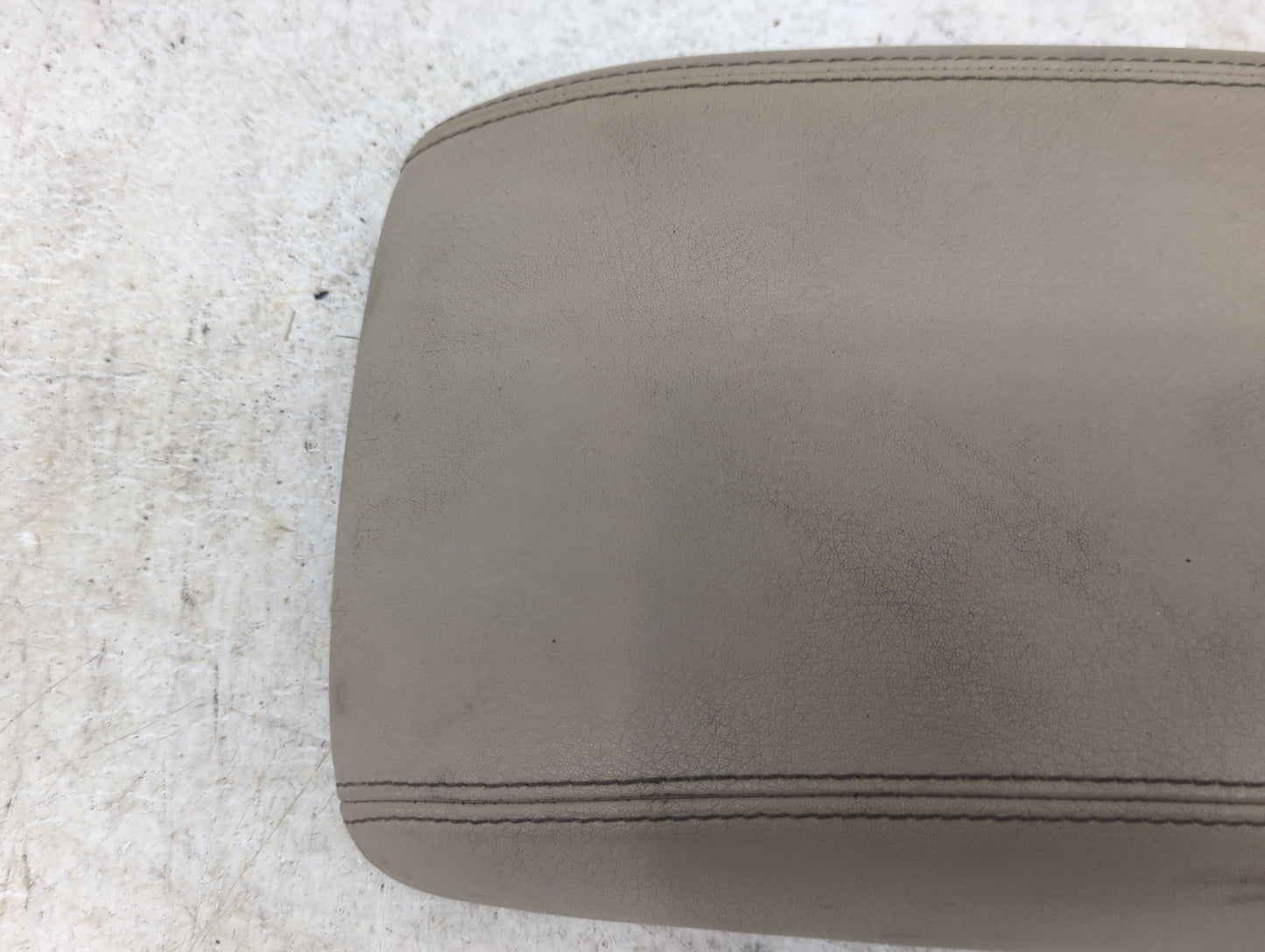 2009-2017 Audi Q5 Center Console Armrest Cover Lid Fits Fits 2009 2010 2011 2012 2013 2014 2015 2016 2017 OEM Used Auto Part