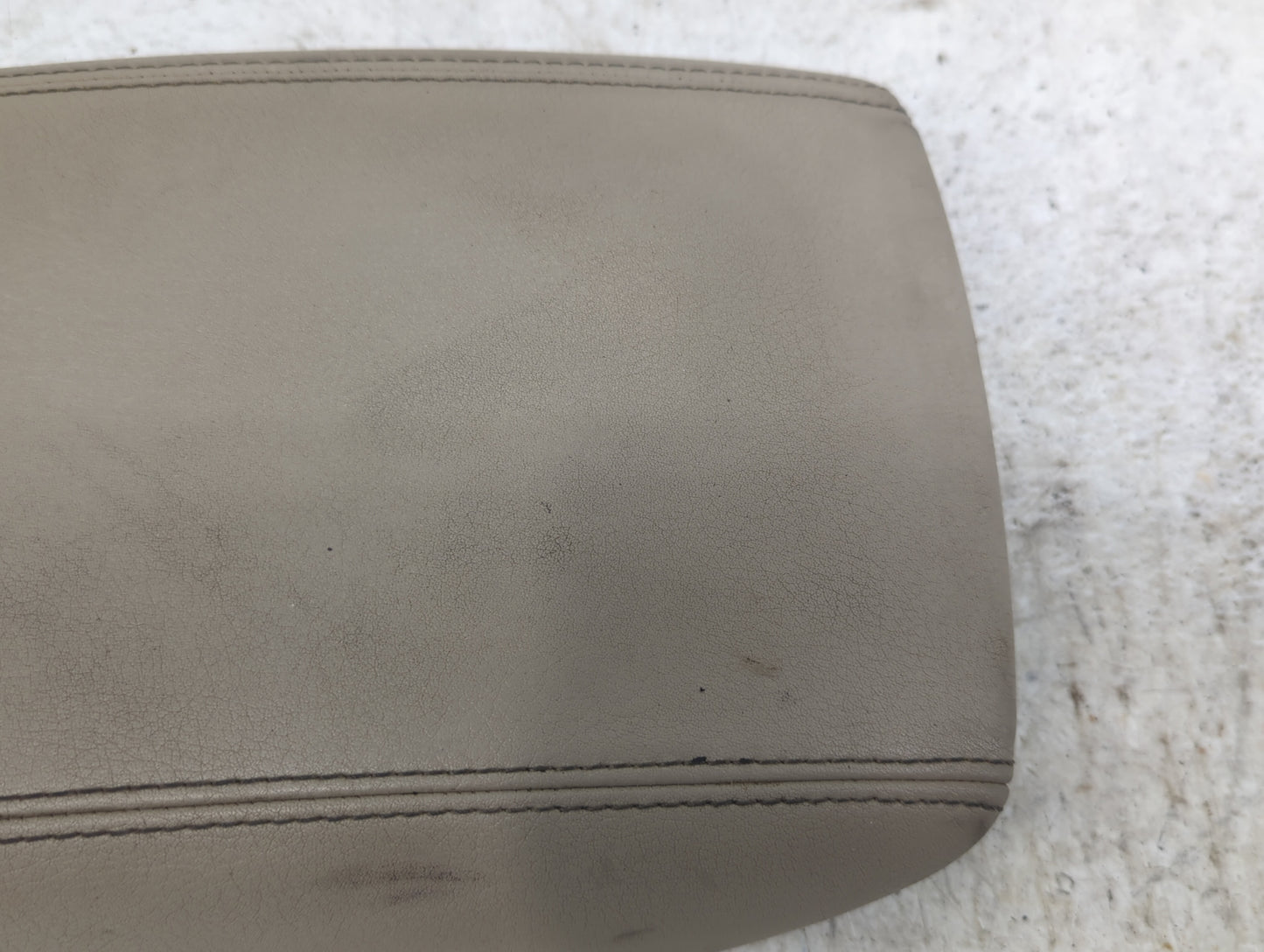 2009-2017 Audi Q5 Center Console Armrest Cover Lid Fits Fits 2009 2010 2011 2012 2013 2014 2015 2016 2017 OEM Used Auto Part