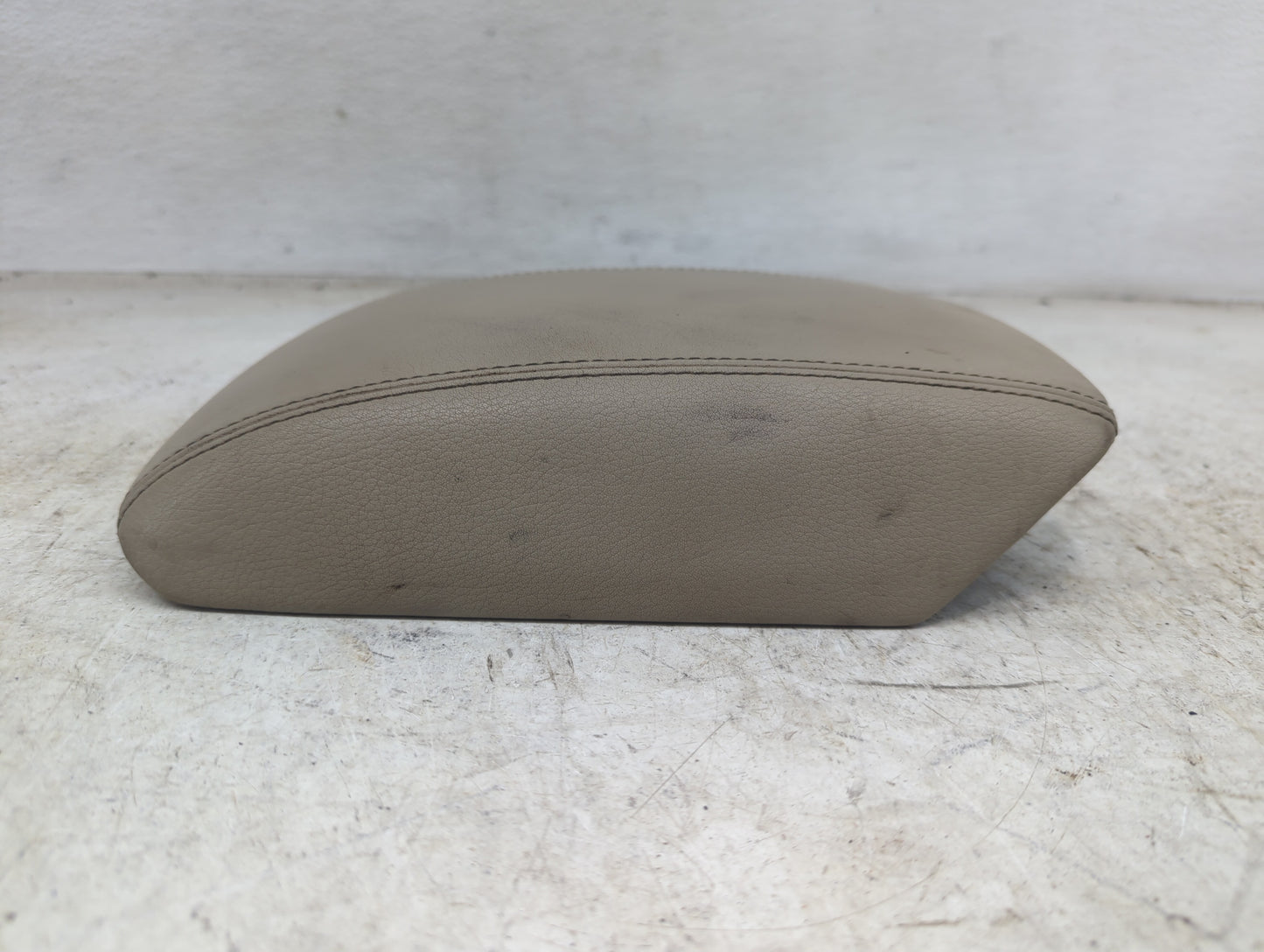 2009-2017 Audi Q5 Center Console Armrest Cover Lid Fits Fits 2009 2010 2011 2012 2013 2014 2015 2016 2017 OEM Used Auto Part