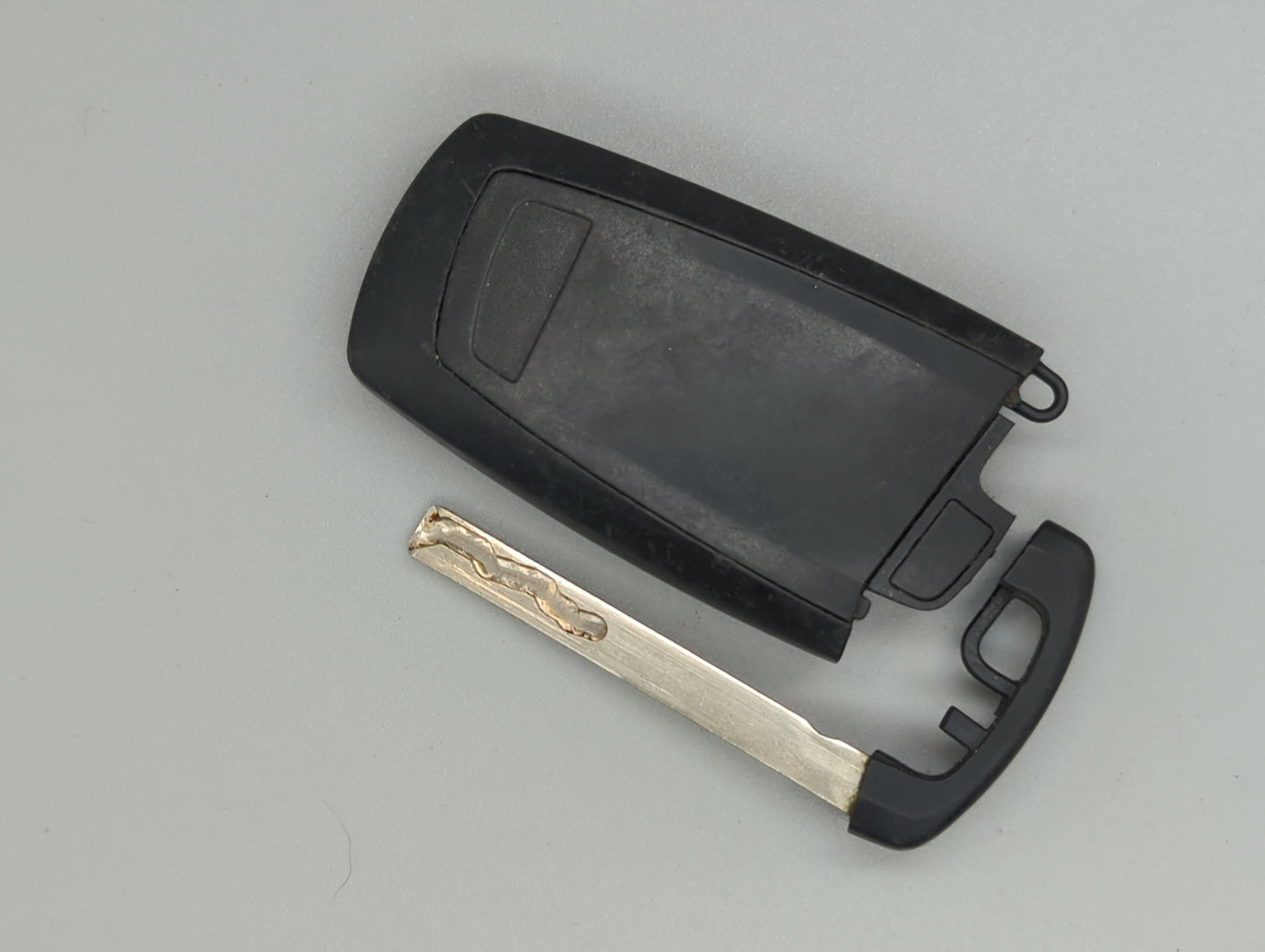 Bmw Keyless Entry Remote Fob Ygohuf5767 8 723 608-01 4 Buttons - Oemusedautoparts1.com