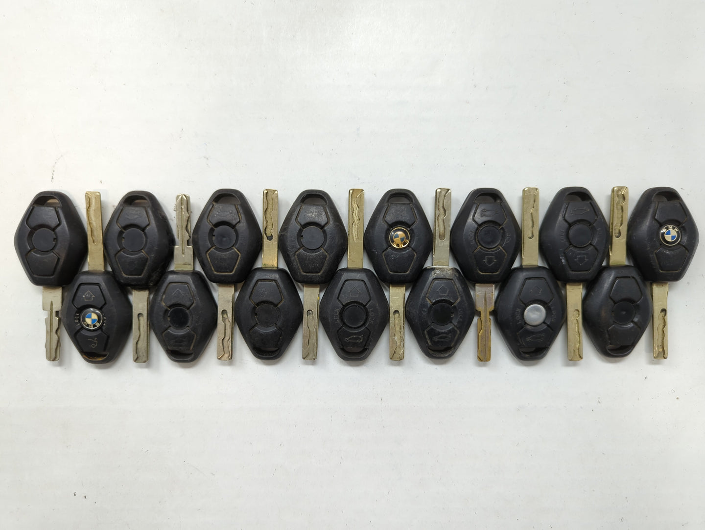 Lot of 15 Bmw Keyless Entry Remote Fob LX8 FZV MIXED PART NUMBERS - Oemusedautoparts1.com