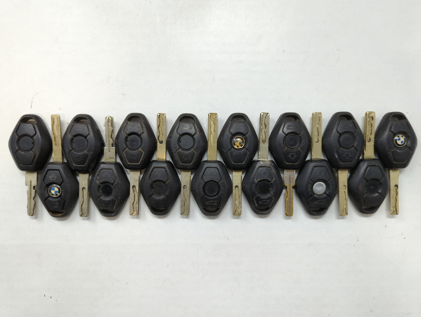 Lot of 15 Bmw Keyless Entry Remote Fob LX8 FZV MIXED PART NUMBERS - Oemusedautoparts1.com