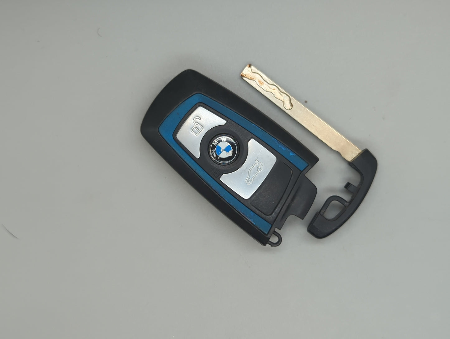 Bmw Keyless Entry Remote Fob YGOHUF5662 8053869-06 | 8 053 869-06 3 buttons - Oemusedautoparts1.com