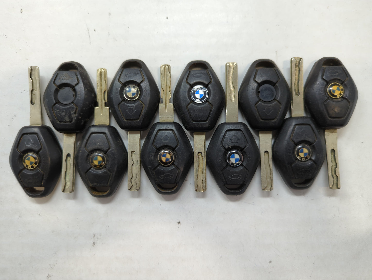Lot of 10 Bmw Keyless Entry Remote Fob MIXED FCC IDS MIXED PART NUMBERS - Oemusedautoparts1.com