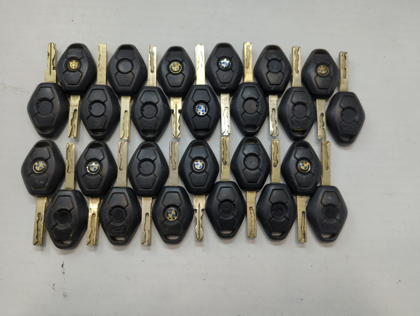 Lot of 25 Bmw Keyless Entry Remote Fob LX8 FZV MIXED PART NUMBERS - Oemusedautoparts1.com