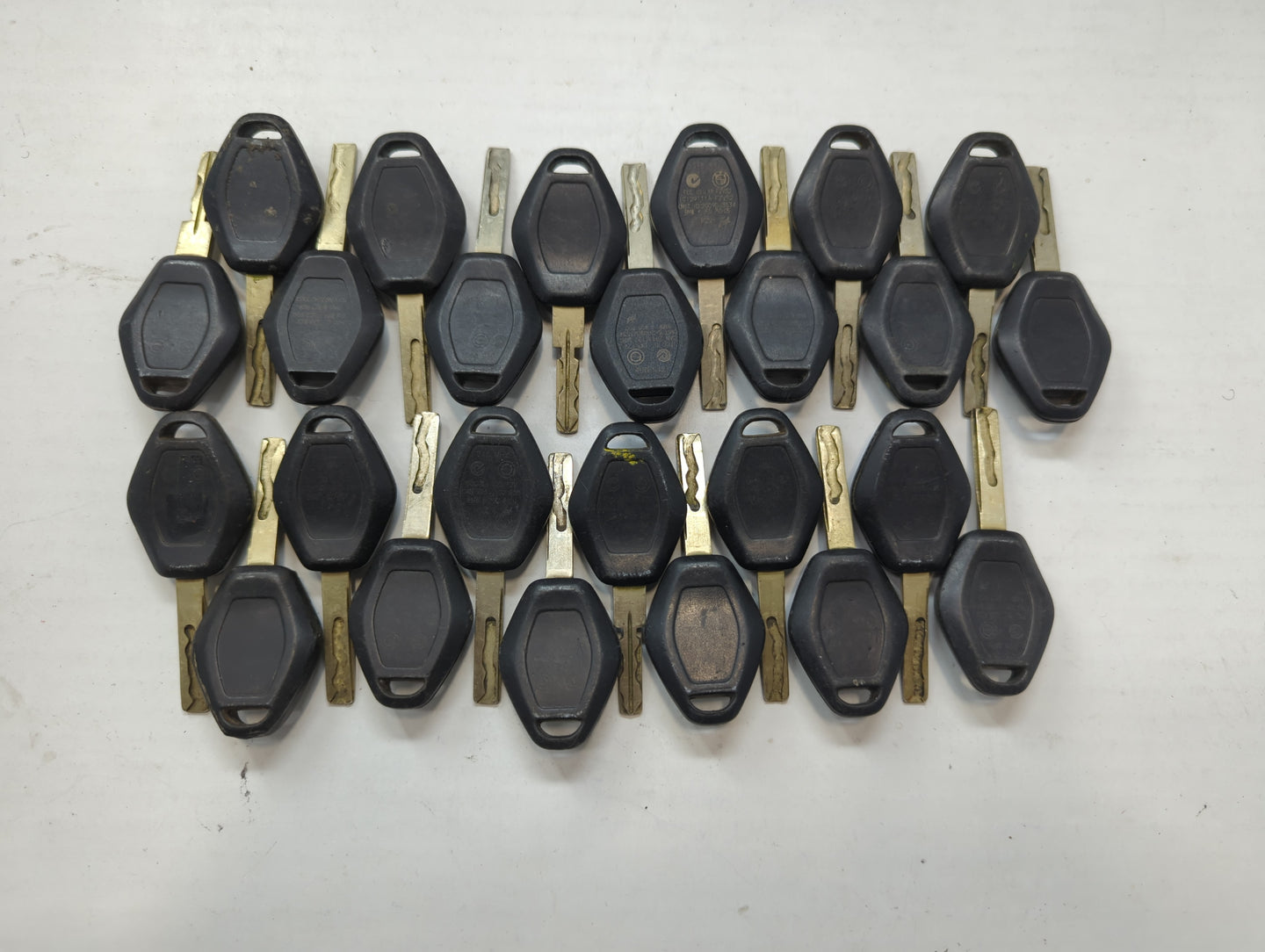 Lot of 25 Bmw Keyless Entry Remote Fob LX8 FZV MIXED PART NUMBERS - Oemusedautoparts1.com