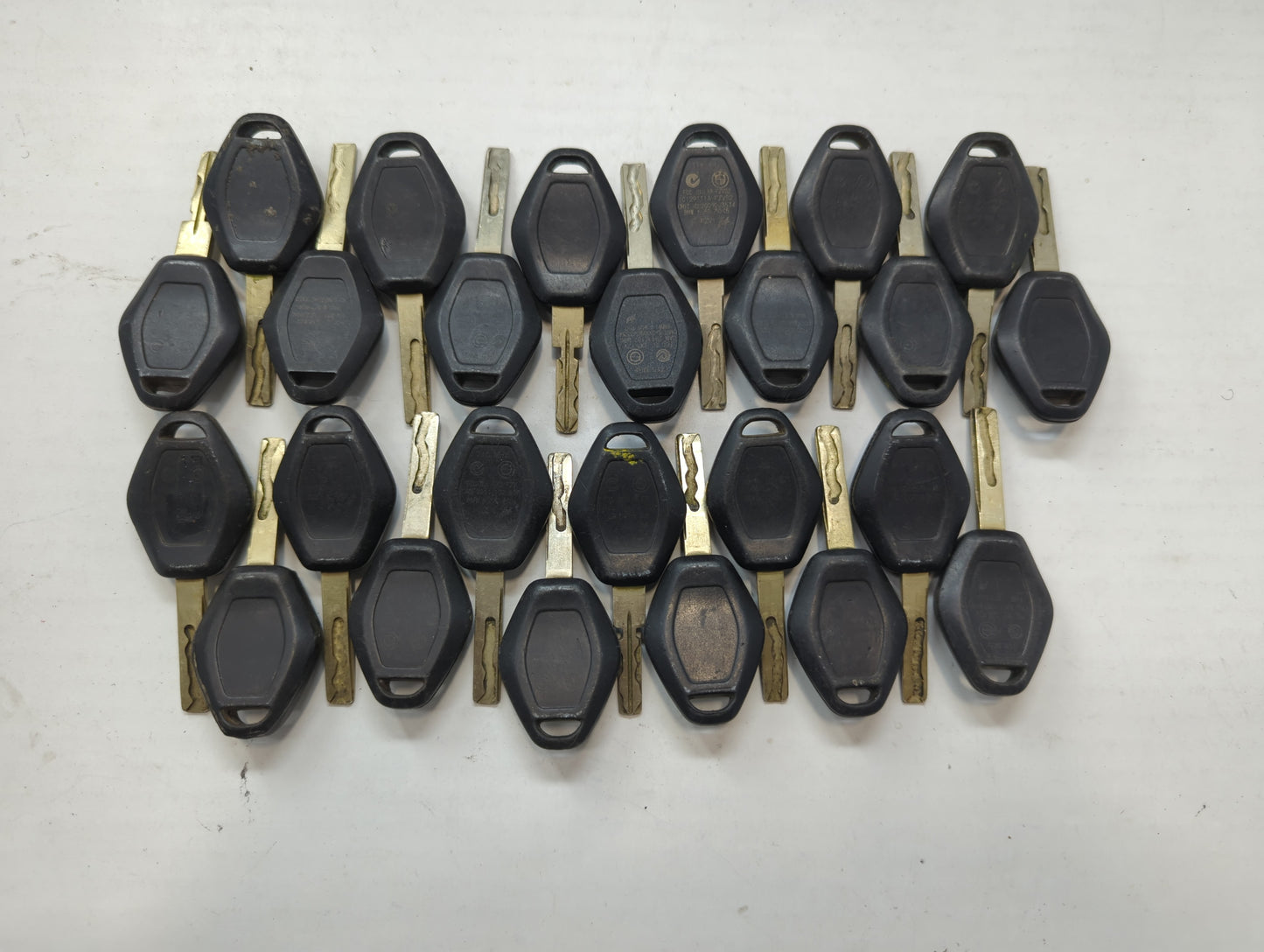 Lot of 25 Bmw Keyless Entry Remote Fob LX8 FZV MIXED PART NUMBERS - Oemusedautoparts1.com