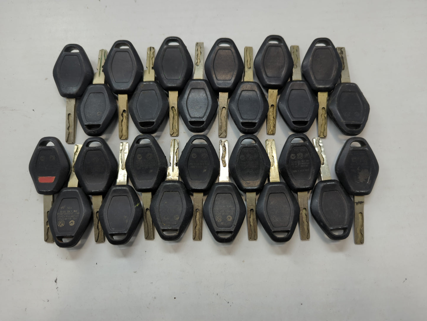 Lot of 25 Bmw Keyless Entry Remote Fob LX8-FZV | LX8-FZVS2 MIXED PART - Oemusedautoparts1.com