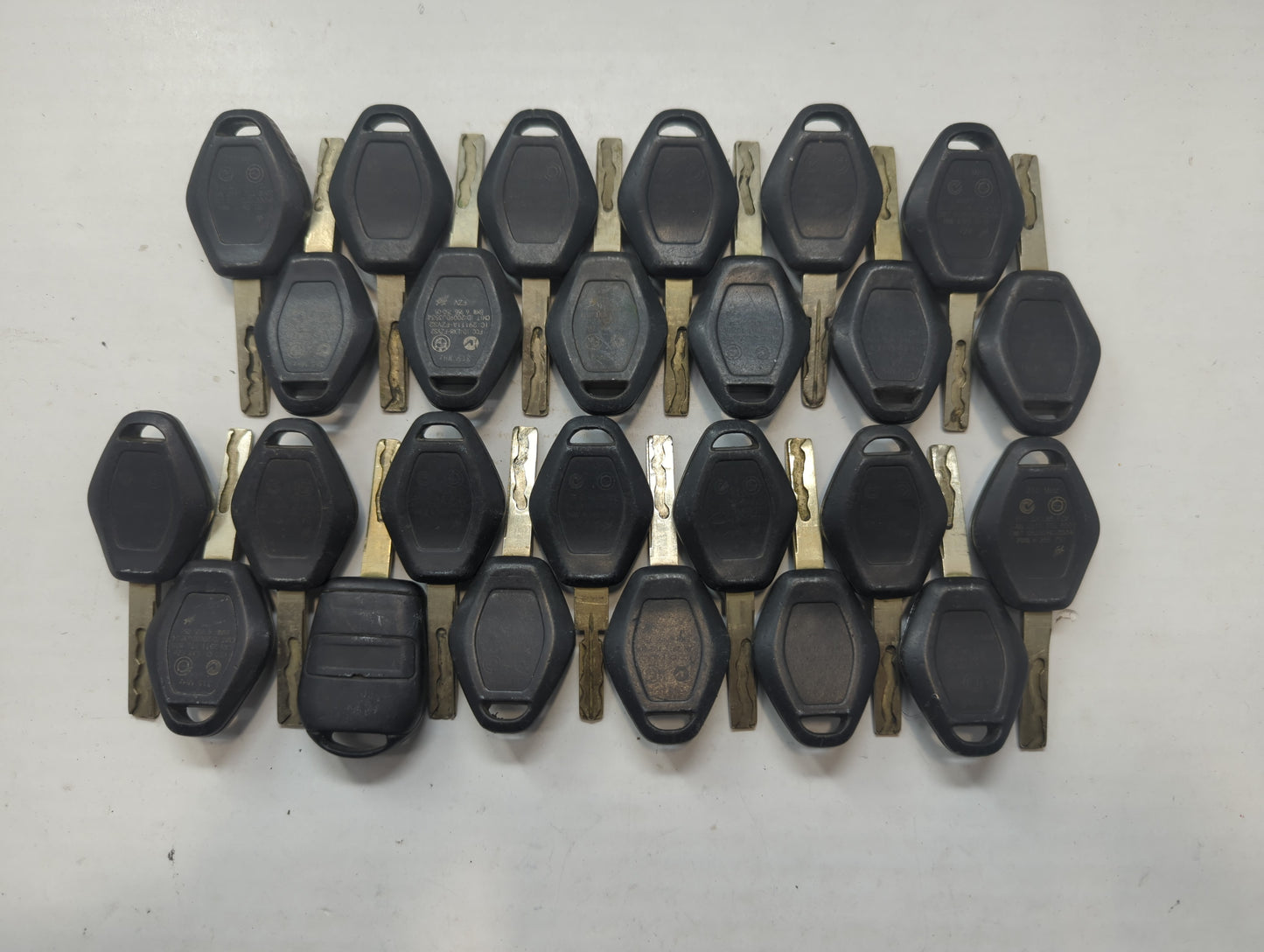 Lot of 25 Bmw Keyless Entry Remote Fob MIXED FCC IDS MIXED PART NUMBERS - Oemusedautoparts1.com