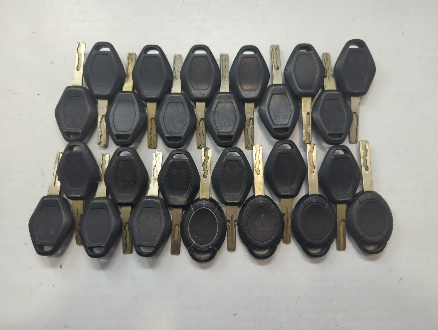 Lot of 25 Bmw Keyless Entry Remote Fob MIXED FCC IDS MIXED PART NUMBERS - Oemusedautoparts1.com