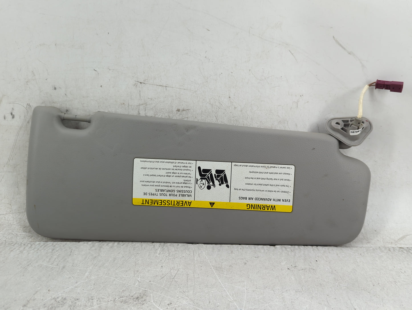 0 Bmw 328i Xdrive Sun Visor Shade Replacement Driver Left Mirror Fits OEM Used Auto Parts - Oemusedautoparts1.com