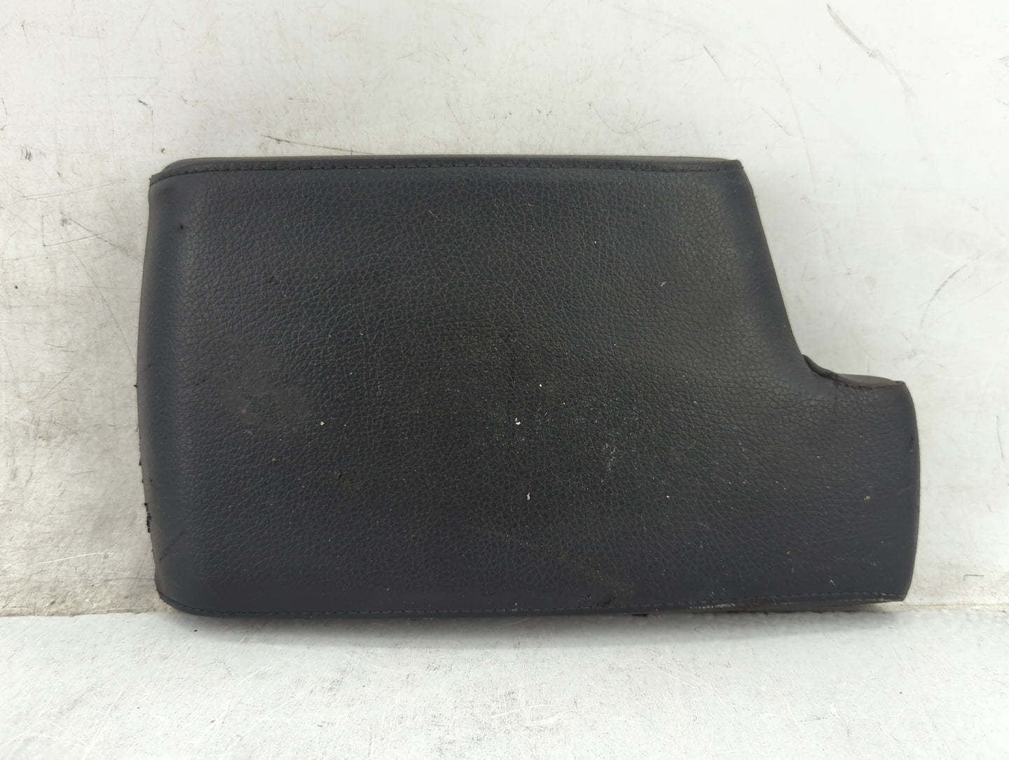 0 Bmw 335i Xdrive Center Console Armrest Cover Lid Fits Fits 209 2010 2011 OEM Used Auto Parts - Oemusedautoparts1.com