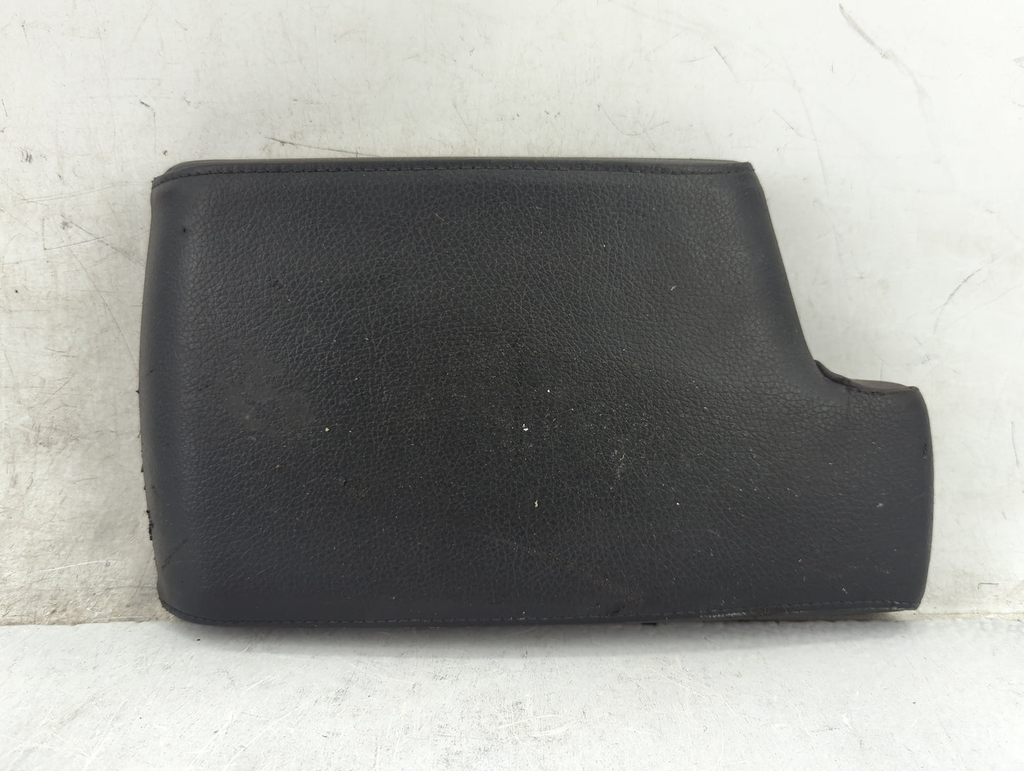 0 Bmw 335i Xdrive Center Console Armrest Cover Lid Fits Fits 209 2010 2011 OEM Used Auto Parts - Oemusedautoparts1.com