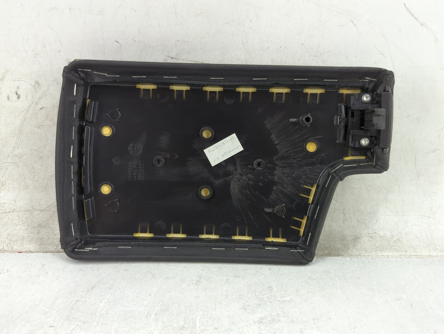 0 Bmw 335i Xdrive Center Console Armrest Cover Lid Fits Fits 209 2010 2011 OEM Used Auto Parts - Oemusedautoparts1.com